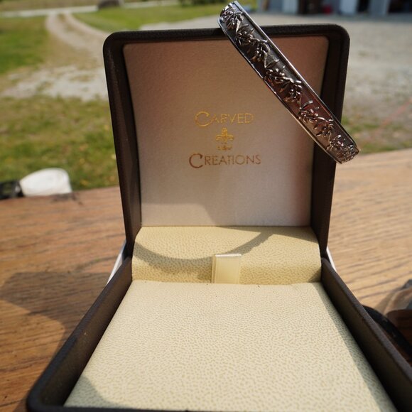 Carved Creations LifeMates Olive Branch Love Bangle Bracelet - Picture 11 of 13